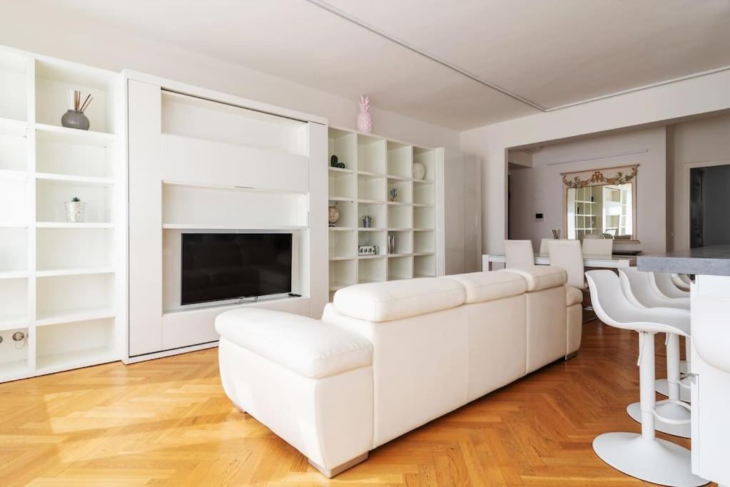 Bilocale Vista Sul Duomo Di Milano Apartment Exterior photo